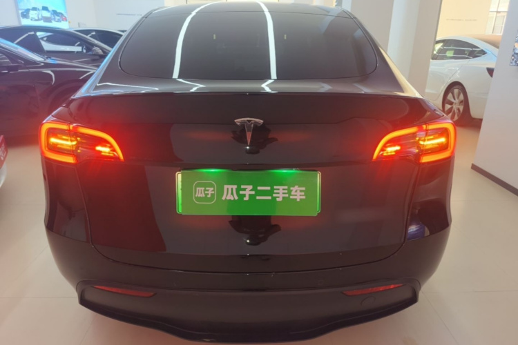 Tesla Model Y 2023 #6 Tesla Model Y 2023 car image #6