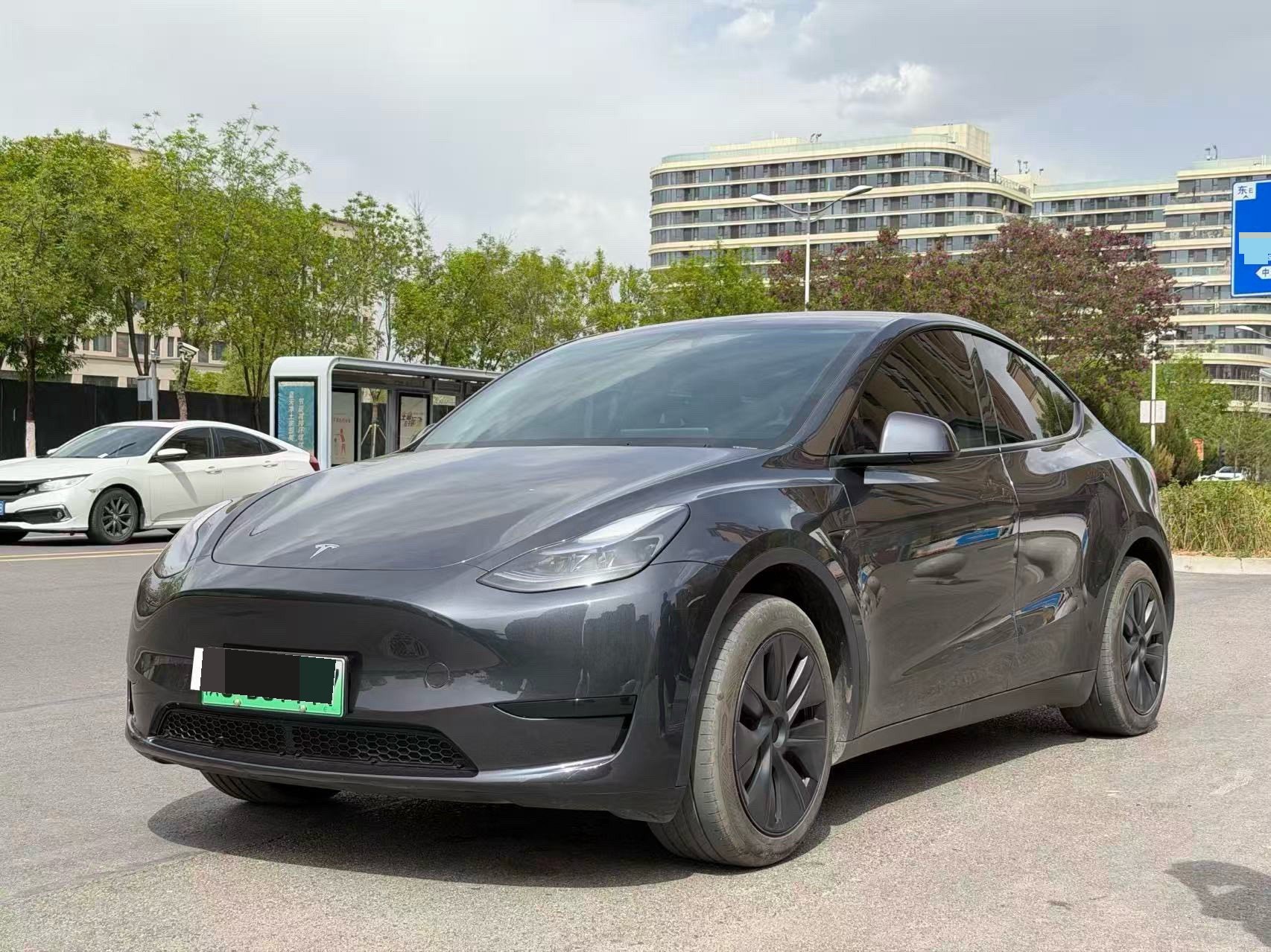 Tesla Model Y 2024 Tesla Model Y 2024 car image