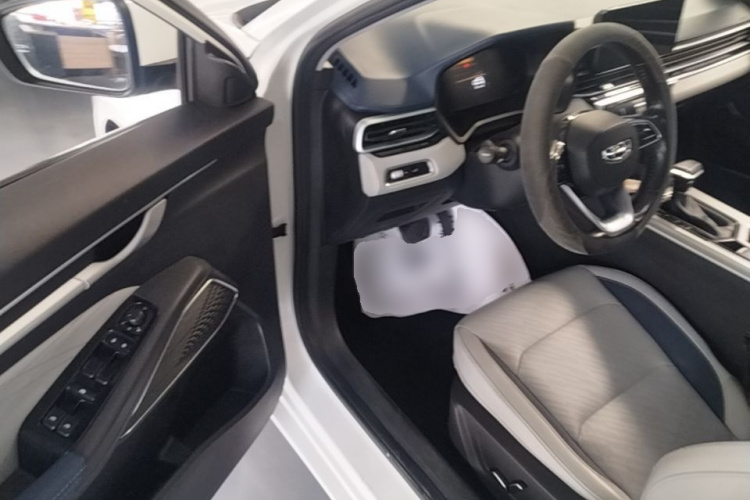 GEELY Emgrand 2021 car image #16