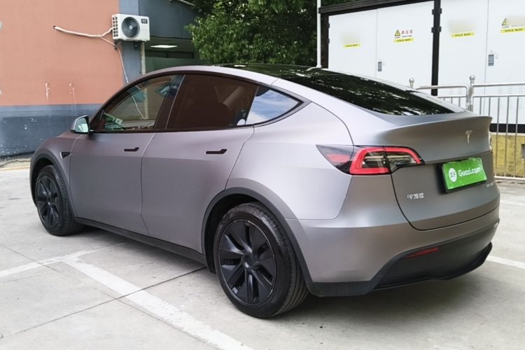 Tesla Model Y 2023 #5 Tesla Model Y 2023 car image #5