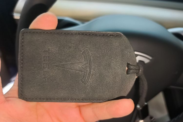 Tesla Model 3 2022 car image #9