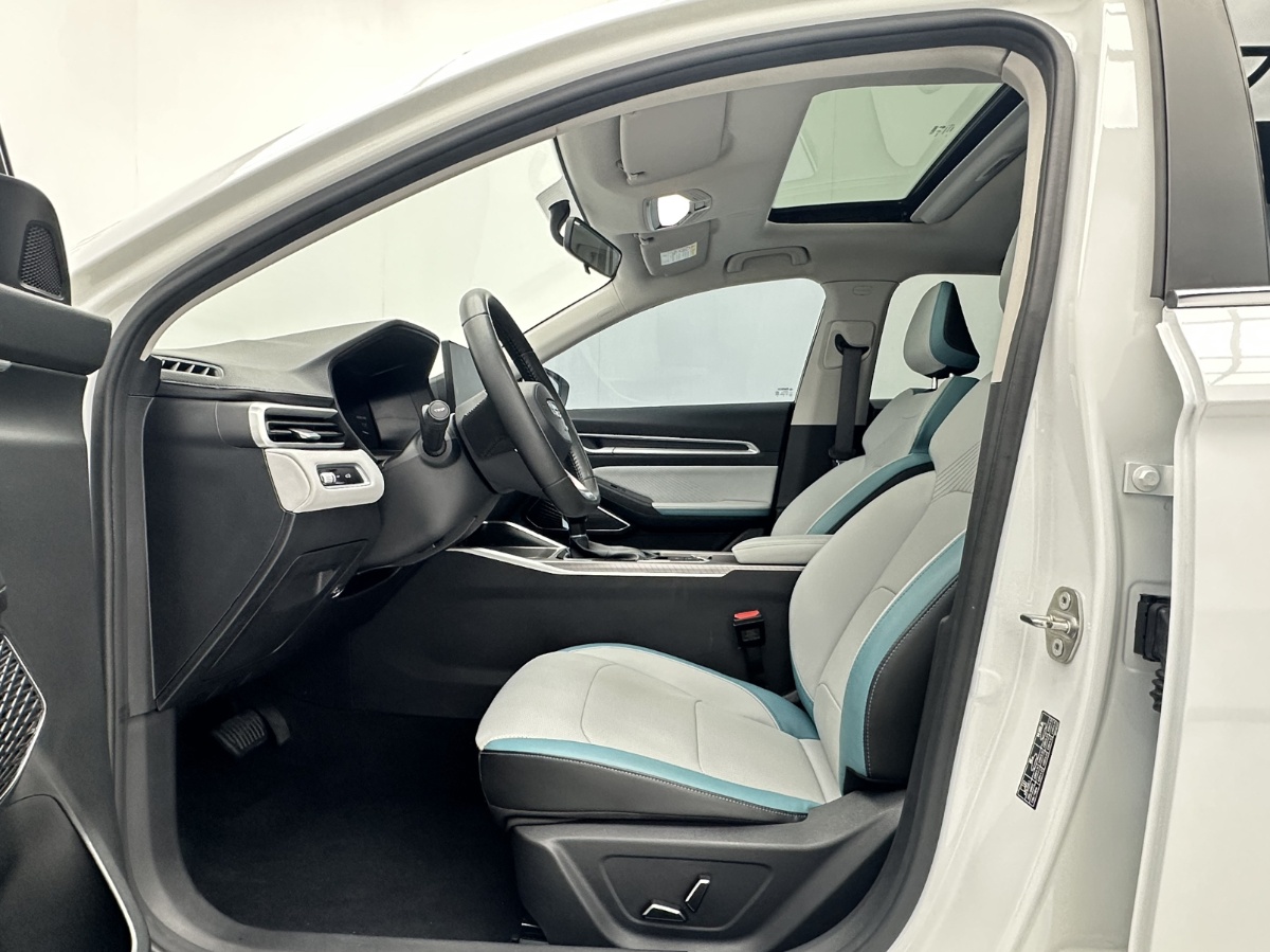 GEELY Emgrand 2023 #4 GEELY Emgrand 2023 car image #4