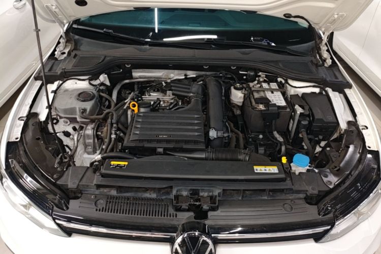 Volkswagen Golf 2022 car image #22