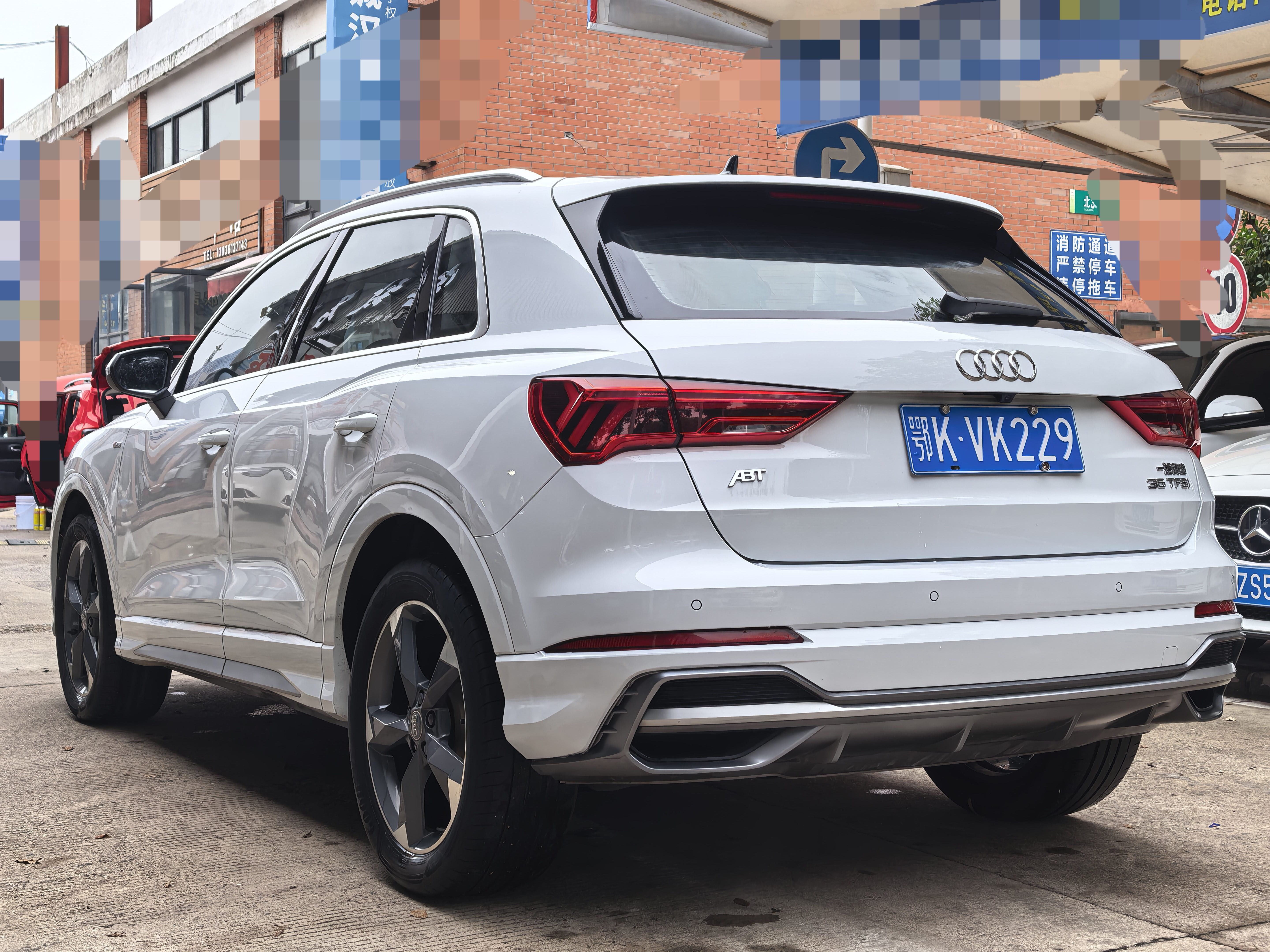 Audi Q3 2019 car image #8