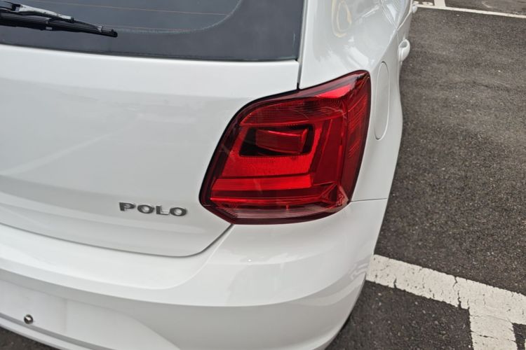 Volkswagen Polo 2018 car image #8