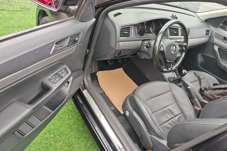Volkswagen Lavida 2016 car image #16