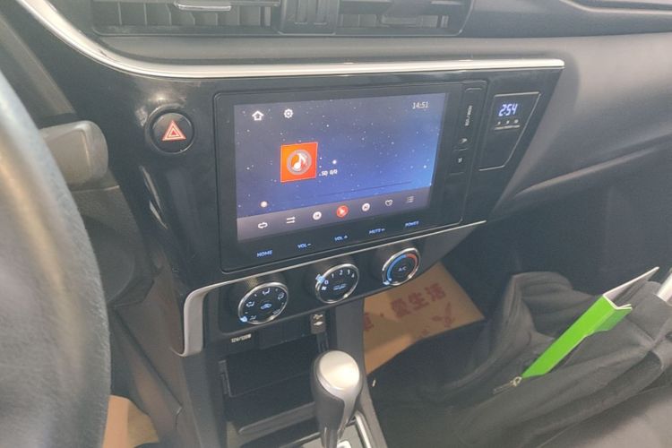 Toyota Corolla 2017 #13 Toyota Corolla 2017 car image #13