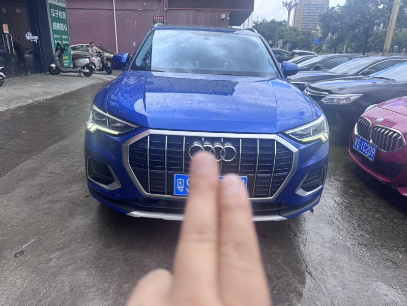 Audi Q3 2020 car image #2