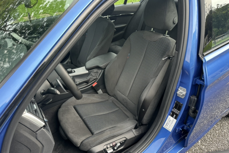 BMW 3 Series 2017 #26 BMW 3 Series 2017 car image #26