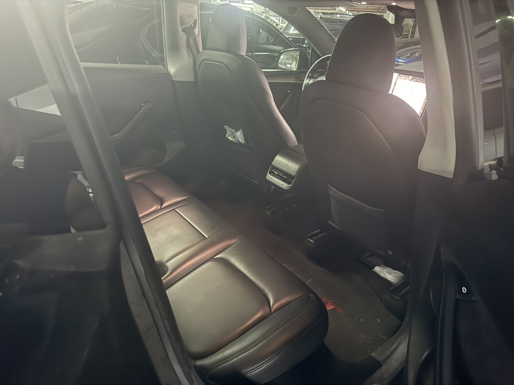 Tesla Model Y 2022 #4 Tesla Model Y 2022 car image #4
