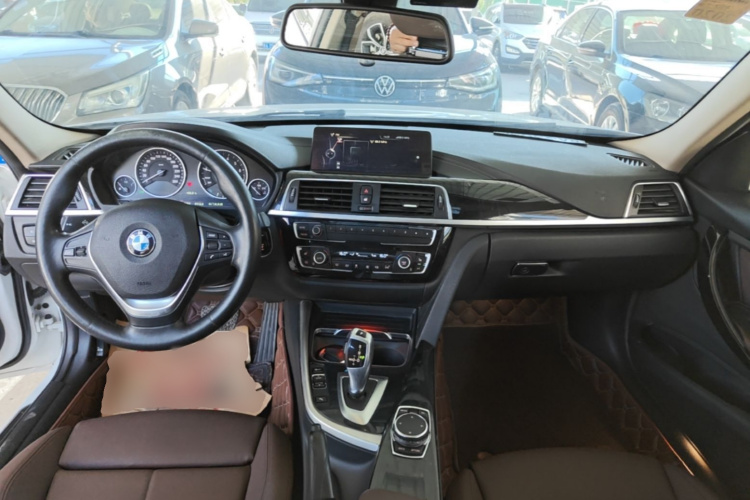 BMW 3 Series 2018 #10 BMW 3 Series 2018 car image #10