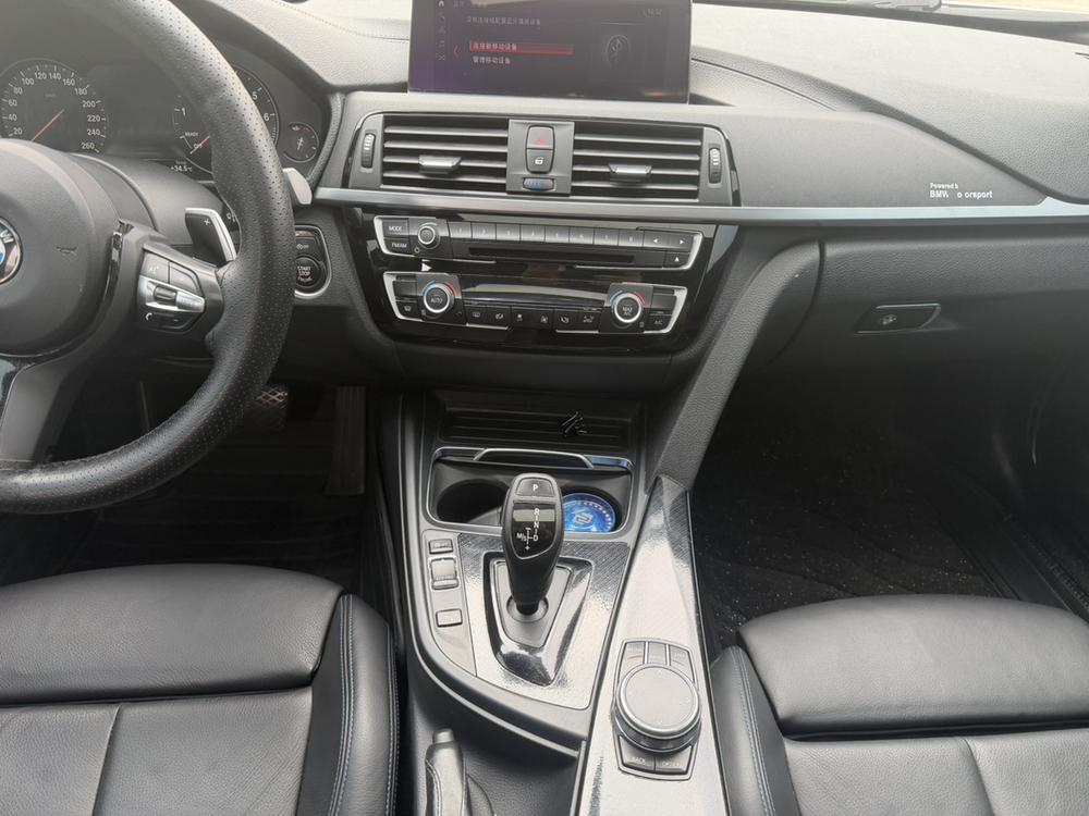 BMW 3 Series 2019 immagine di auto #8