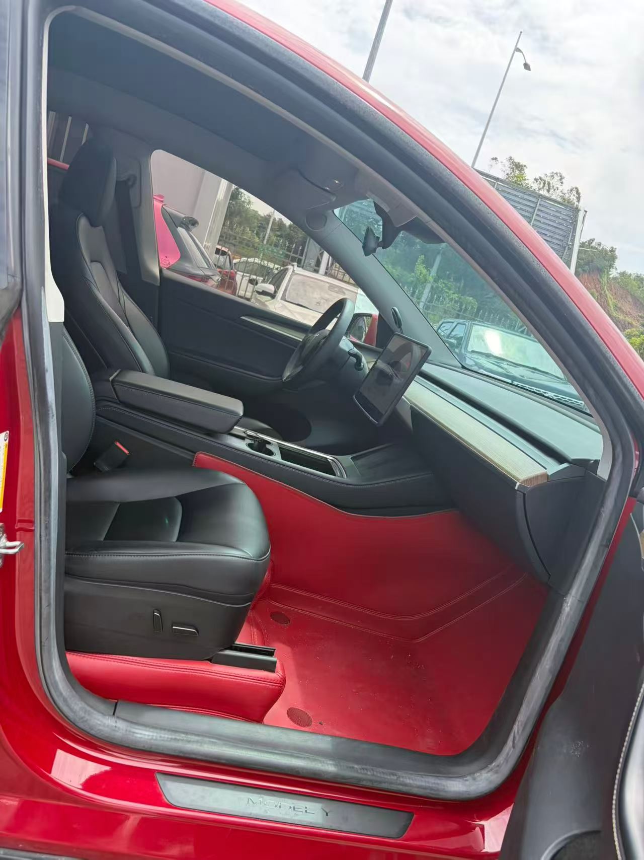 Tesla Model Y 2022 #5 Tesla Model Y 2022 car image #5