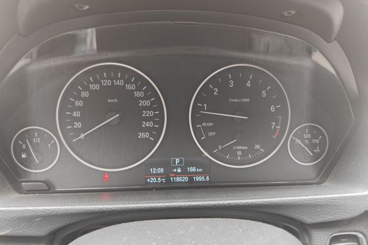BMW 3 Series 2016 car image #12