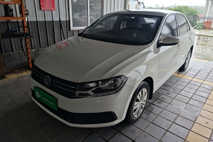 Volkswagen Santana 2017 car image #2