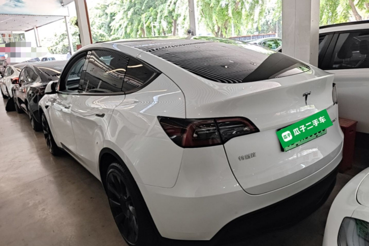 Tesla Model Y 2023 #5 Tesla Model Y 2023 immagine di auto #5