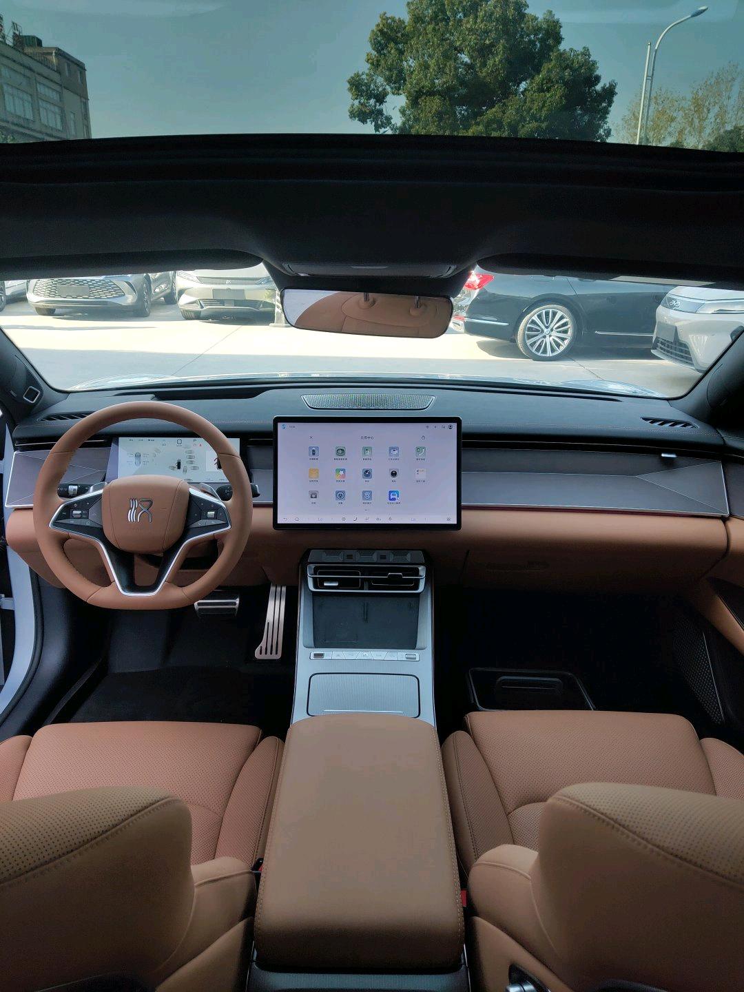 BYD HanL 2025 car image #6