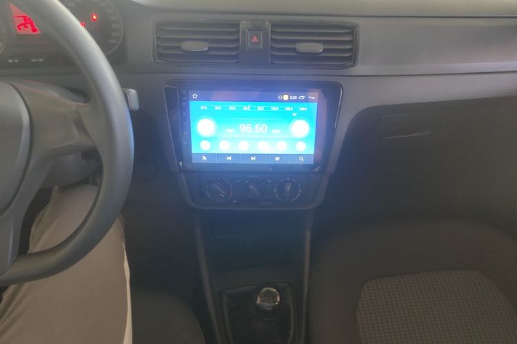 Volkswagen Santana 2016 car image #13