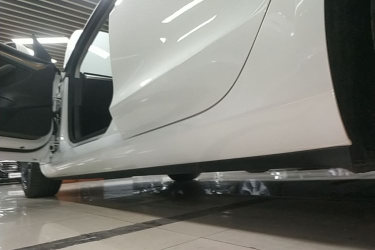 Tesla Model 3 2021 car image #27