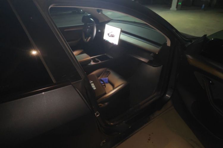 Tesla Model Y 2023 #23 Tesla Model Y 2023 car image #23