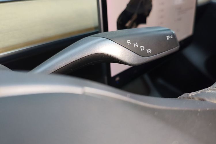 Tesla Model Y 2021 #14 Tesla Model Y 2021 car image #14