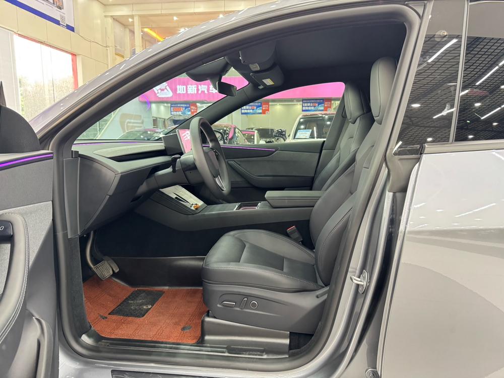 Tesla Model Y 2026 #13 Tesla Model Y 2026 car image #13