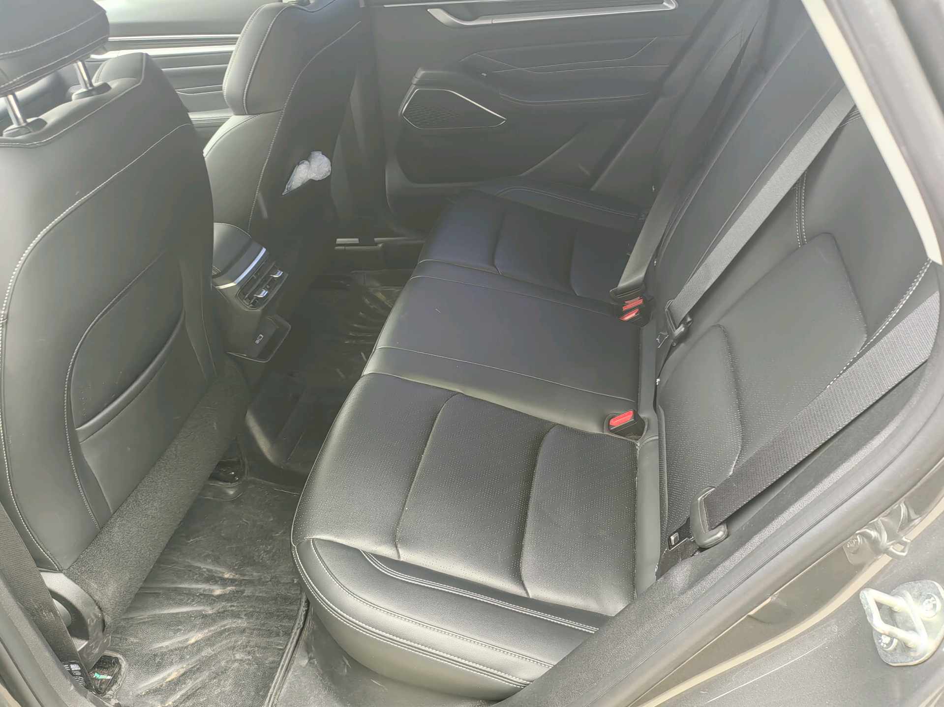 GEELY Emgrand 2024 изображение автомобиля #5