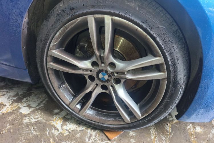 BMW 3 Series 2018 car image #6