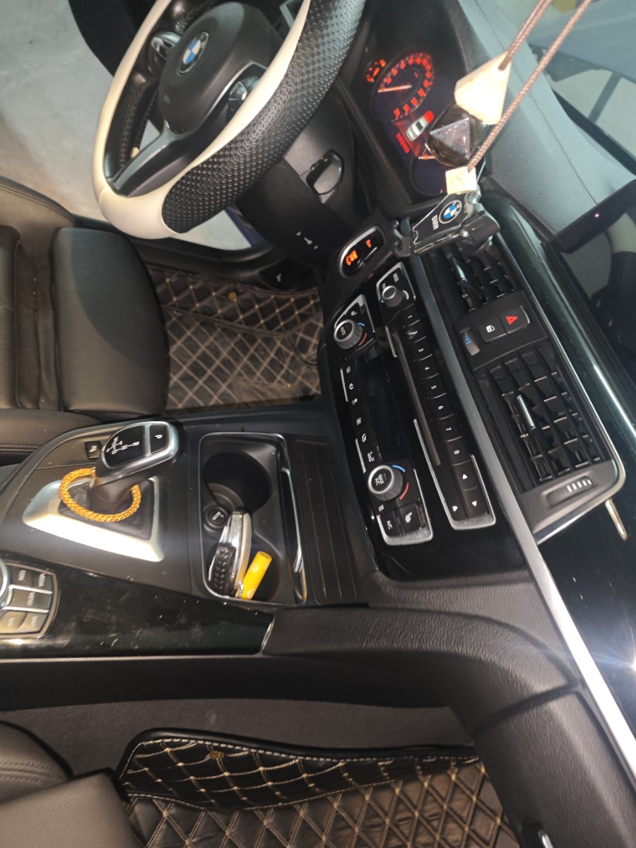 BMW 3 Series 2017 car image #3