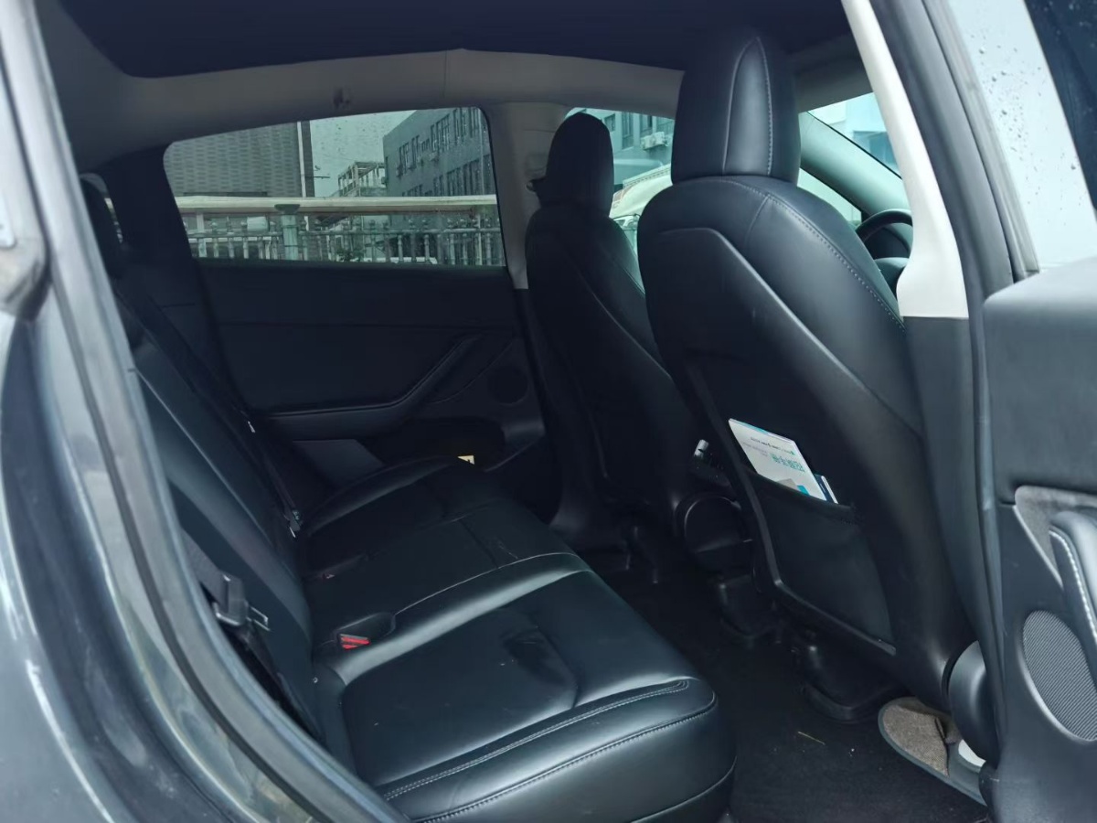 Tesla Model Y 2022 car image #5