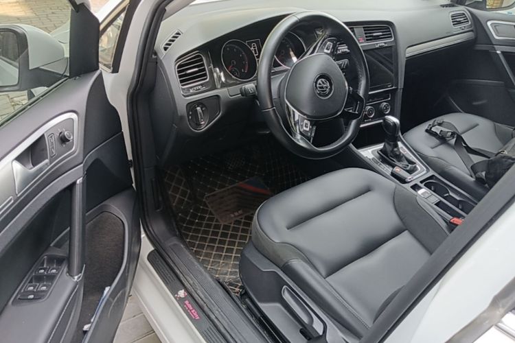 Volkswagen Golf 2020 #16 Volkswagen Golf 2020 car image #16