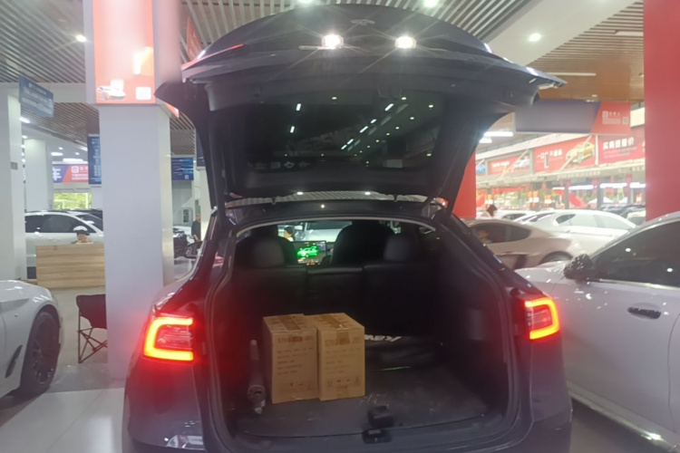Tesla Model Y 2022 #21 Tesla Model Y 2022 immagine di auto #21