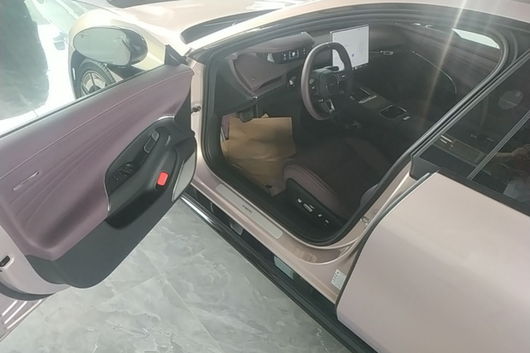 2026 #16 2026 immagine di auto #16