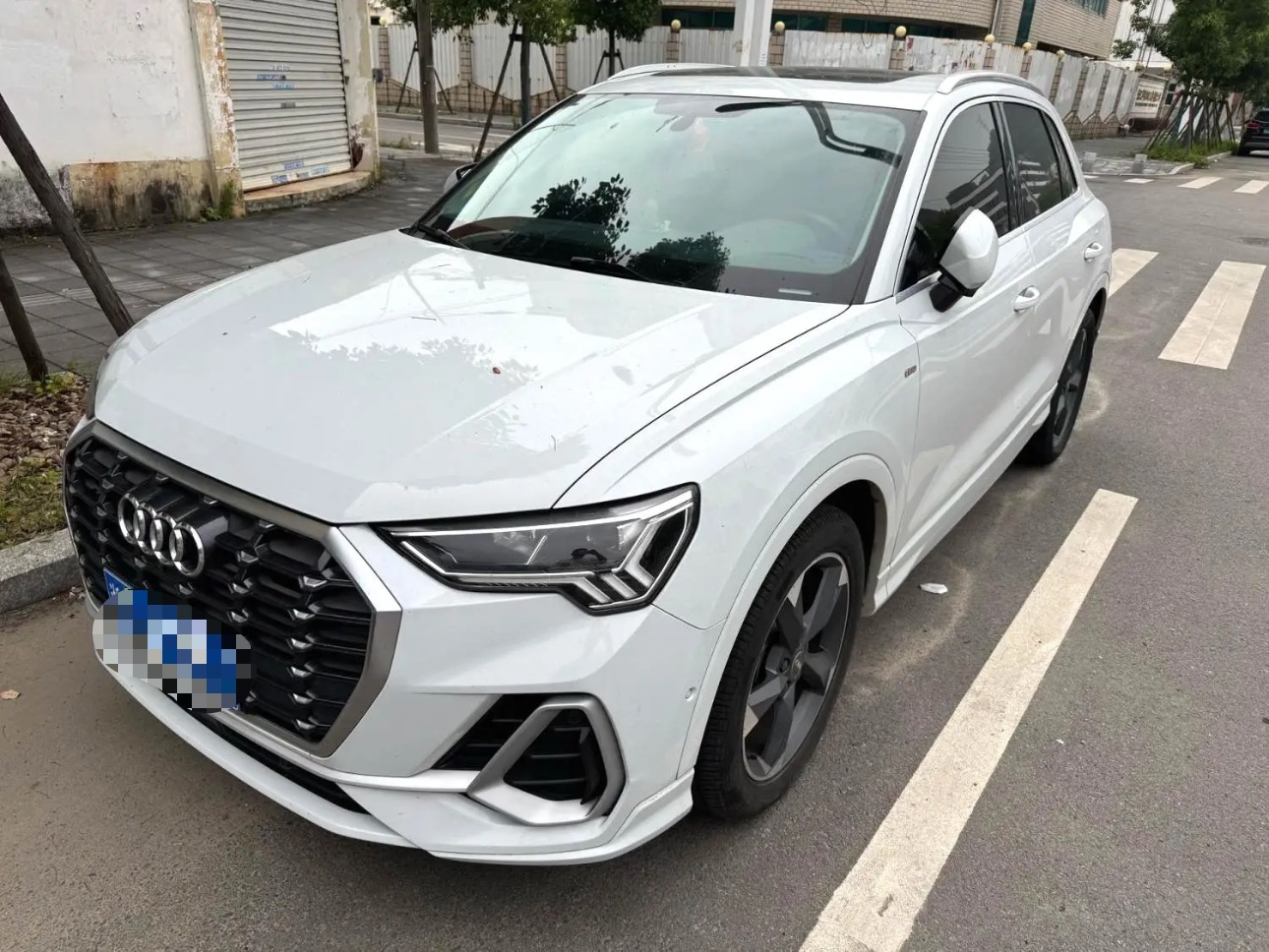 Audi Q3 2021 car image 