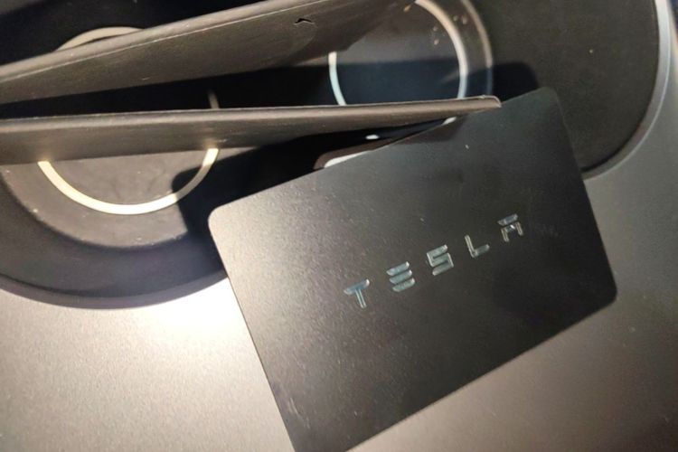 Tesla Model Y 2024 #9 Tesla Model Y 2024 car image #9
