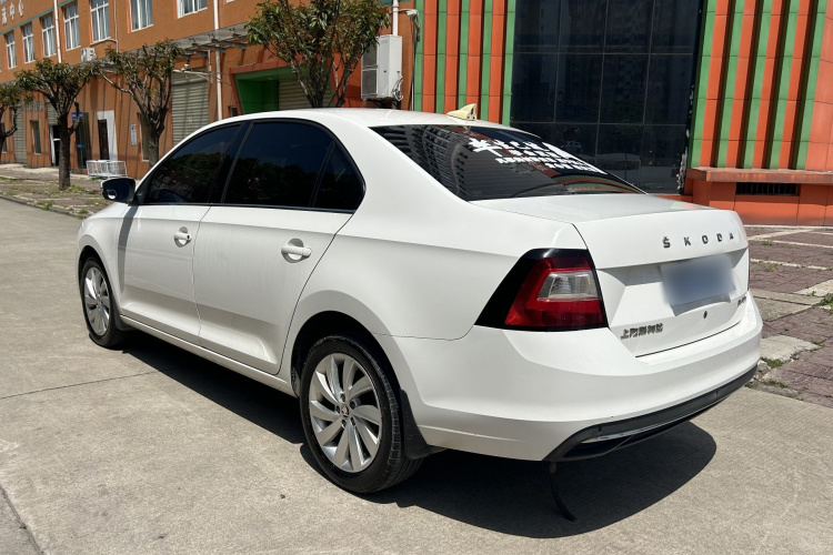 Skoda Rapid 2019 image de voiture #4