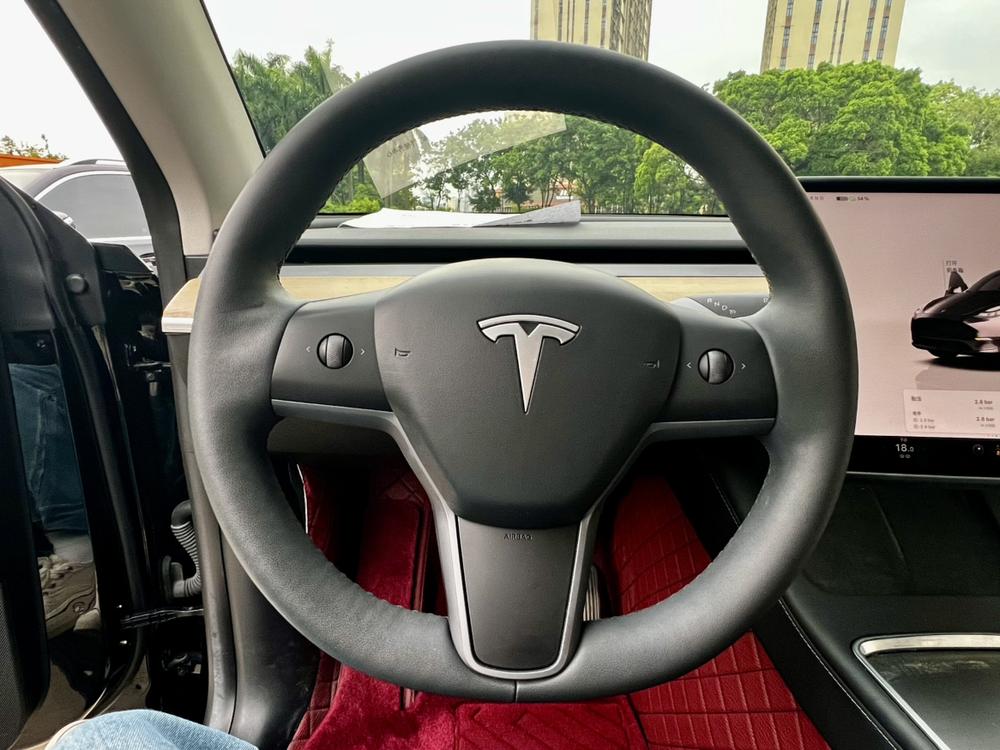 Tesla Model Y 2023 #19 Tesla Model Y 2023 car image #19