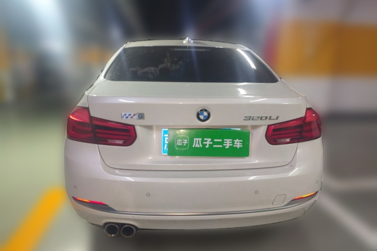 BMW 3 Series 2018 car image #6