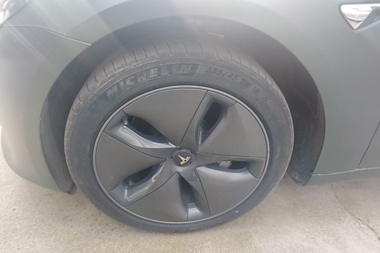 Tesla Model 3 2020 car image #9