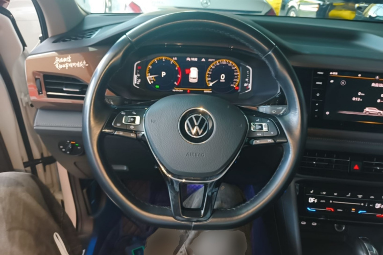 Volkswagen Tharu 2022 car image #11