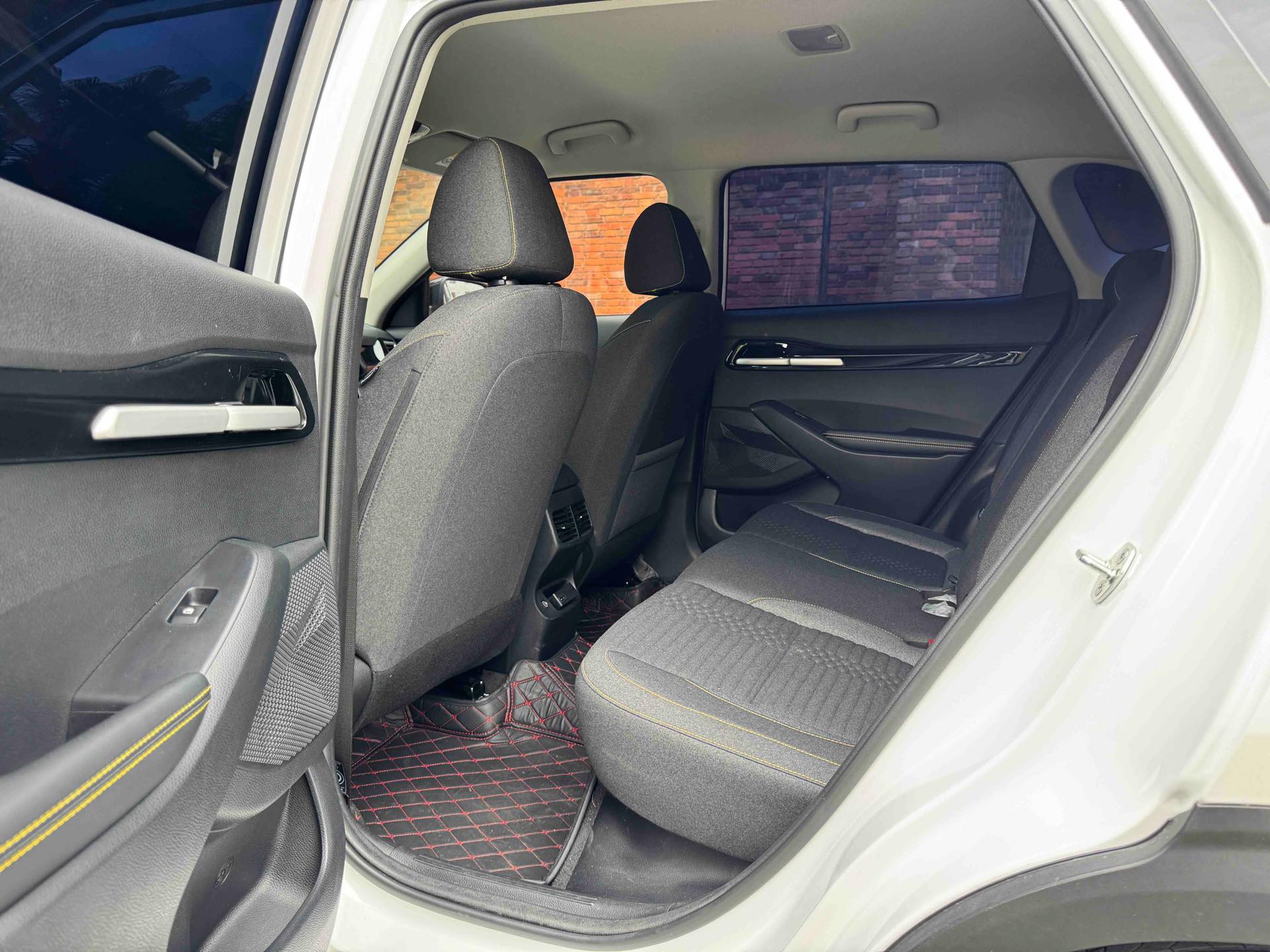 Kia Seltos 2025 car image #11