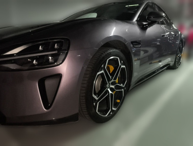 MI SU7 2024 imagen de coche 