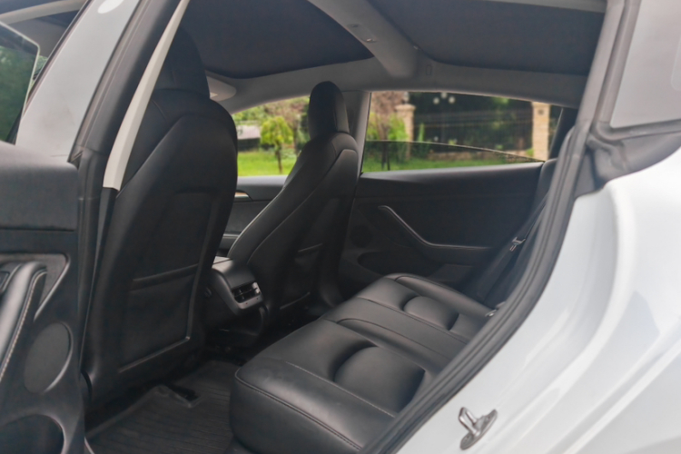 Tesla Model 3 2023 car image #11