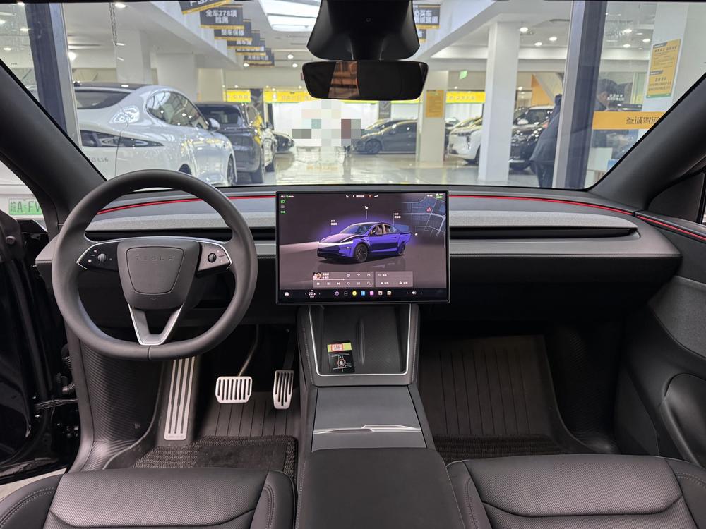 Tesla Model Y 2026 #15 Tesla Model Y 2026 изображение автомобиля #15