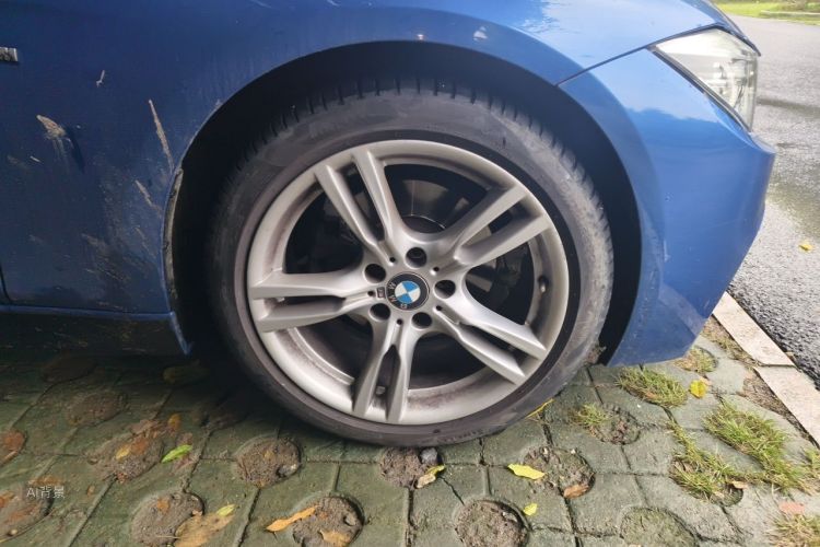 BMW 3 Series 2018 car image #9