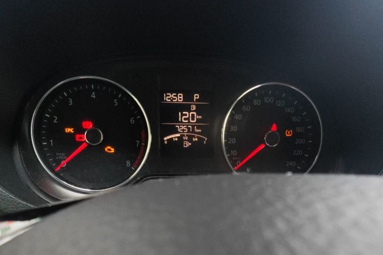 Volkswagen Polo 2019 car image #8