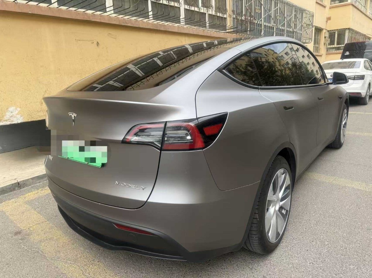 Tesla Model Y 2023 car image #5