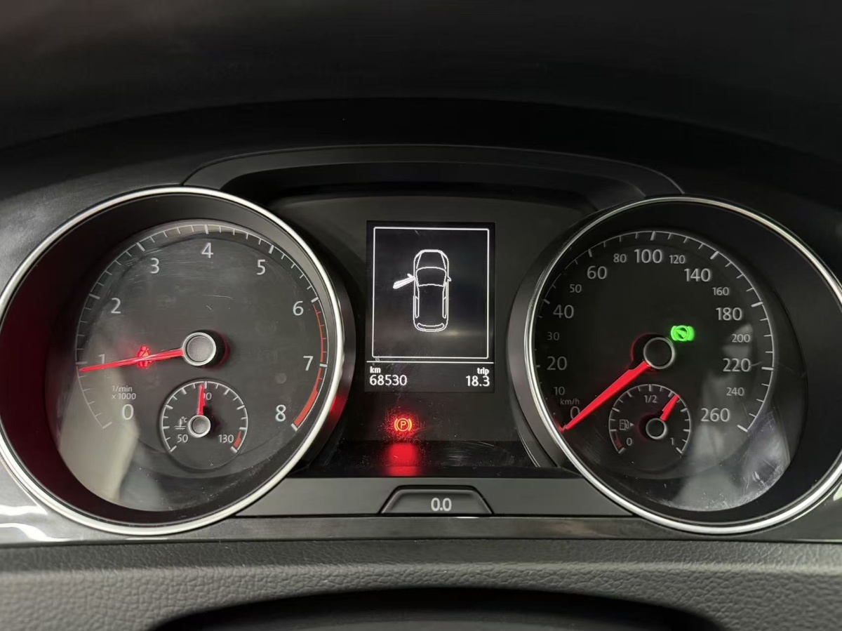 Volkswagen Golf 2019 car image #6