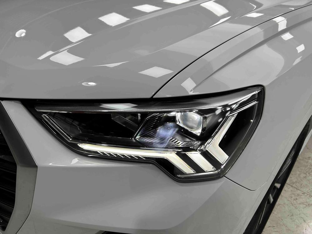 Audi Q3 2022 car image #7