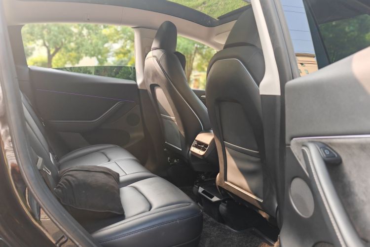 Tesla Model Y 2022 #8 Tesla Model Y 2022 car image #8